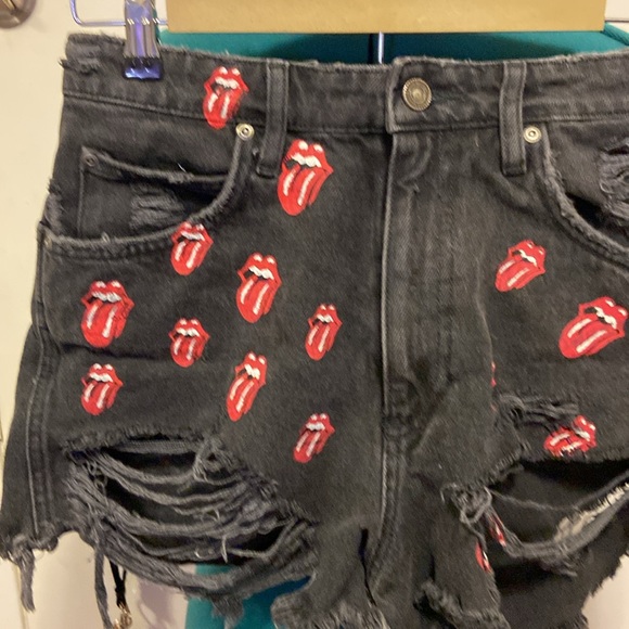 The Rolling Stones Destroyed Black Short Shorts 10 W/Lips Logo - Picture 2 of 11